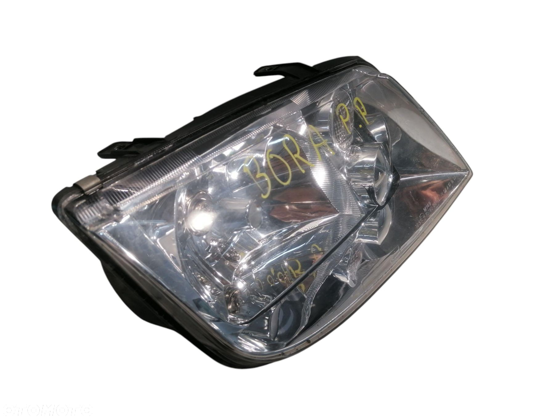 LAMPA PRAWA PRZEDNIA PRZÓD VW BORA 08-341-1106R - 2