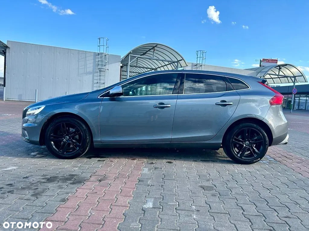Volvo V40 T3 Drive-E R-Design Momentum - 4
