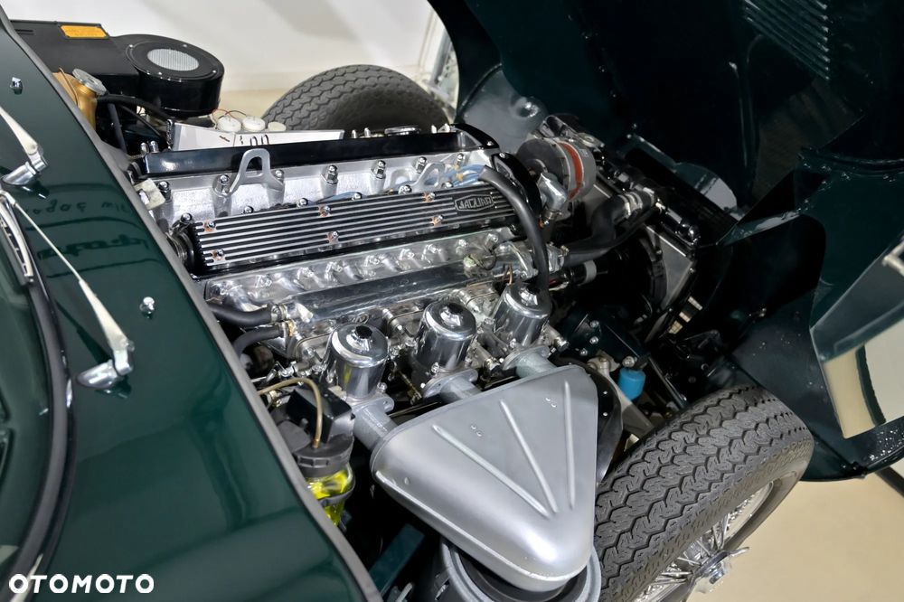 Jaguar E-Type - 38