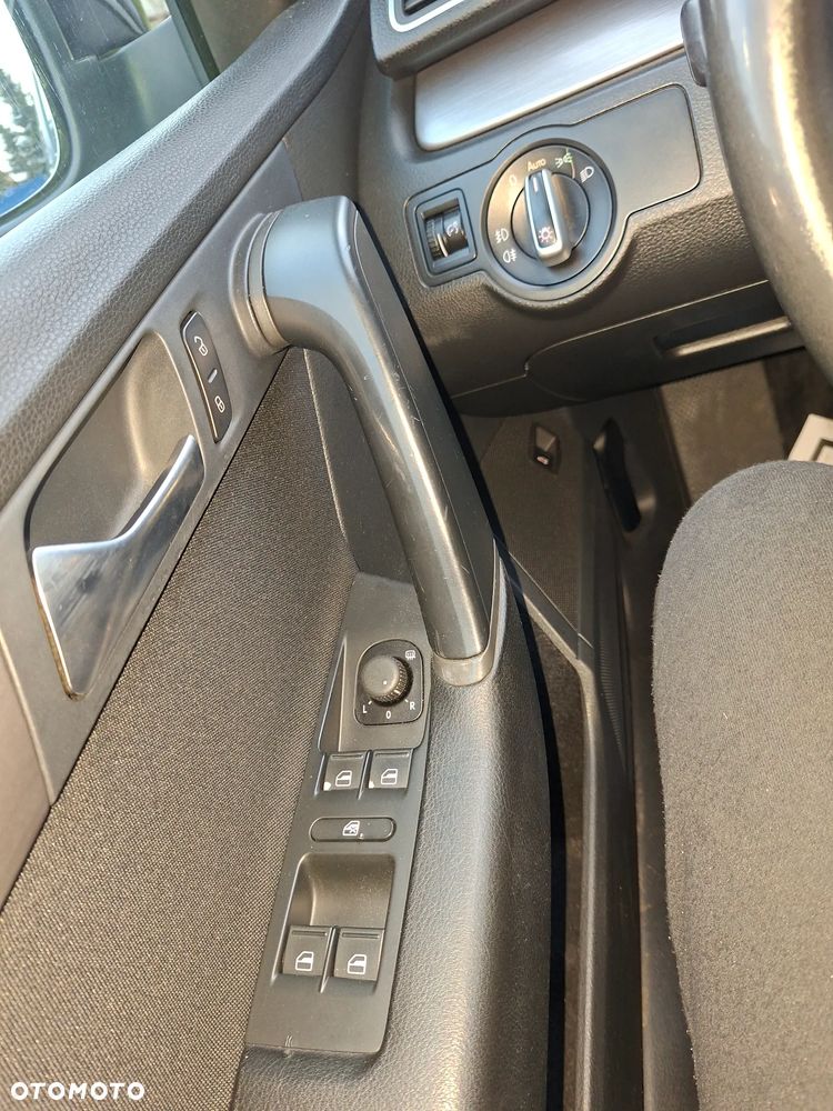 Volkswagen Passat 2.0 TDI Comfortline - 12