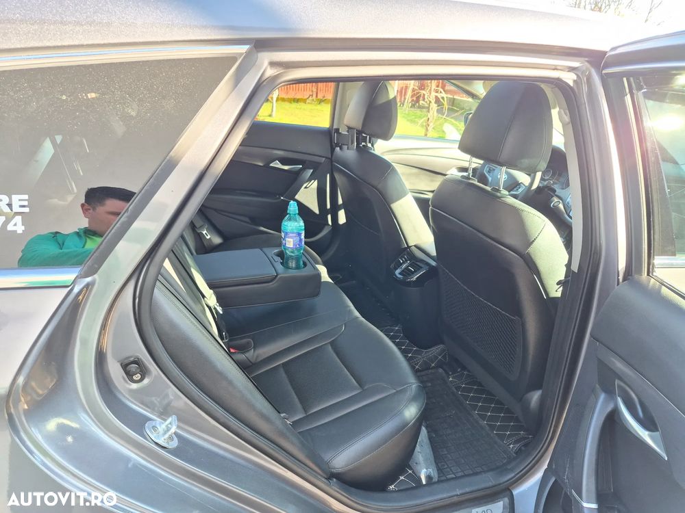 Hyundai i40 Kombi 1.7 CRDi DCT Premium - 17