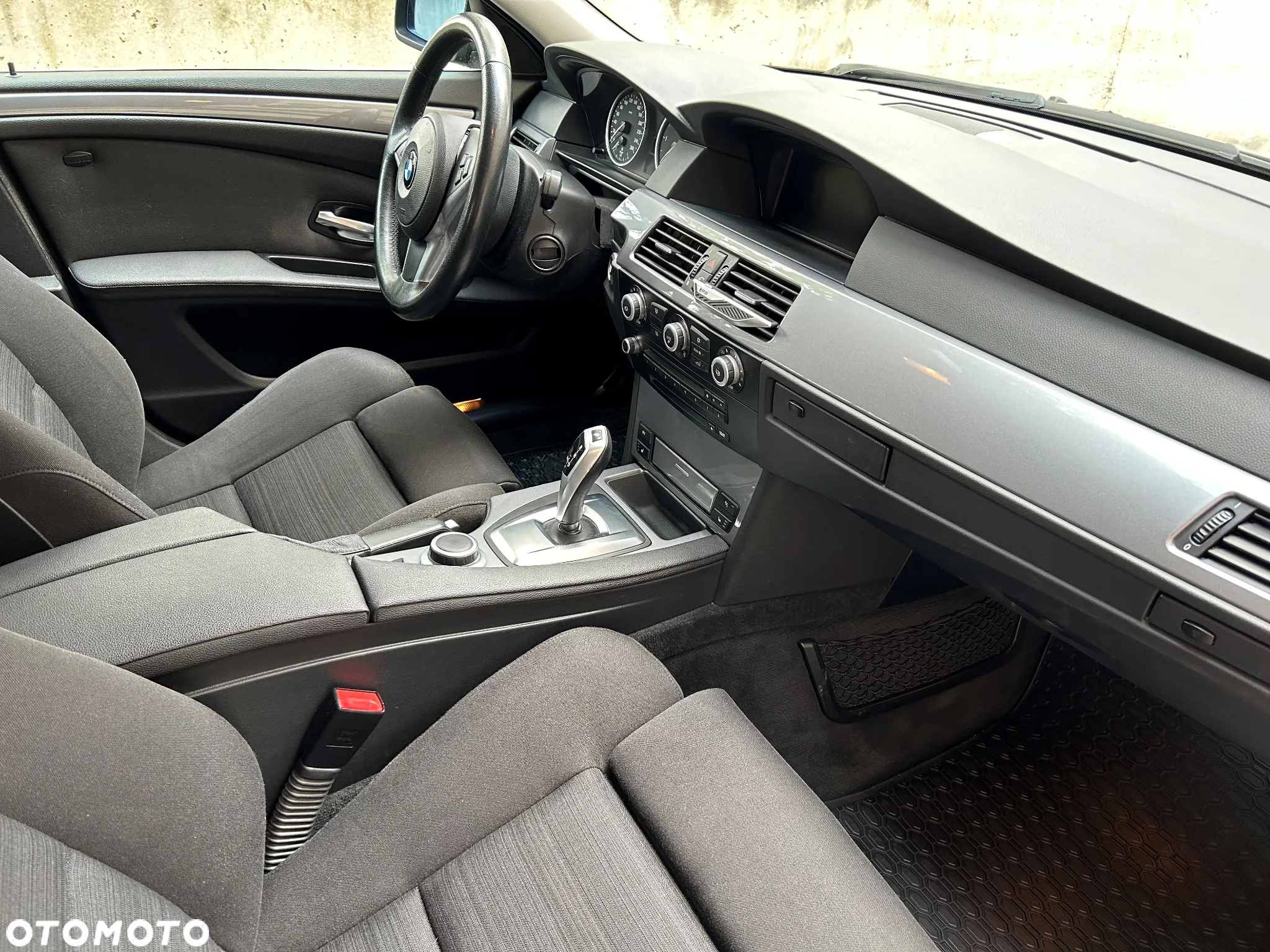 BMW Seria 5 525d Touring - 11