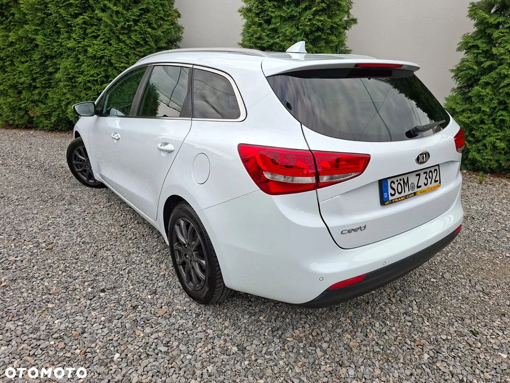 Kia Ceed 1.6 GDI DCT SW Platinum Edition - 2