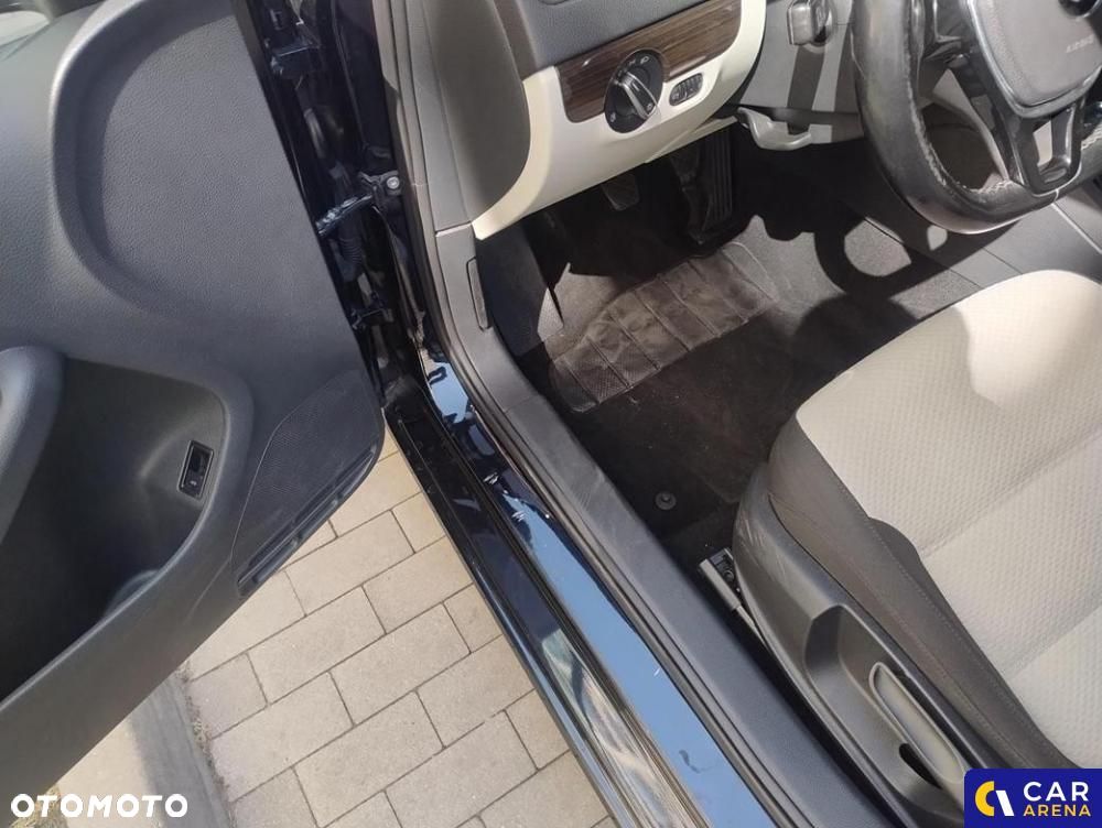 Volkswagen Jetta - 12