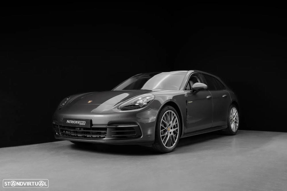 Porsche Panamera Sport Turismo 4 E-Hybrid - 1