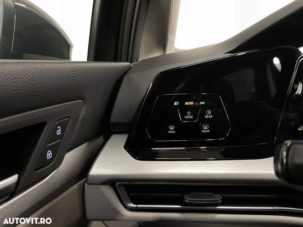 Volkswagen Golf 1.5 eTSI ACT DSG MHEV Life - 24