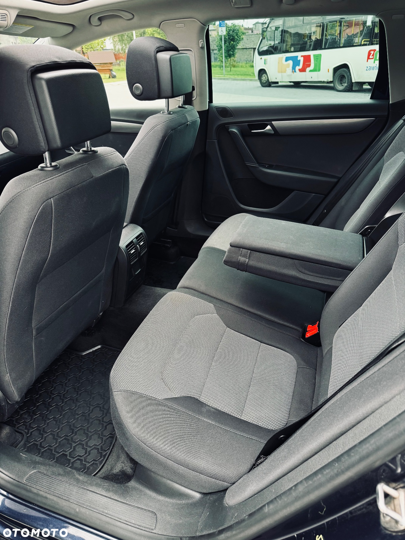 Volkswagen Passat Variant 2.0 TDI DSG BlueMotion Technology Highline - 8