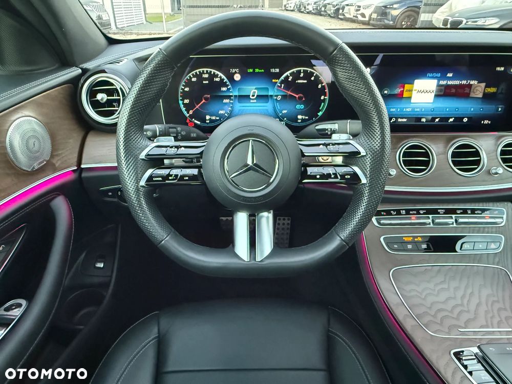 Mercedes-Benz Klasa E 300 de PHEV 4-Matic AMG 9G-Tronic - 39