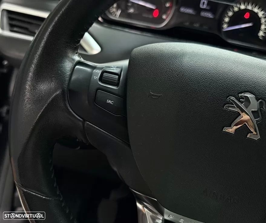 Peugeot 208 1.6 BlueHDi Style - 25
