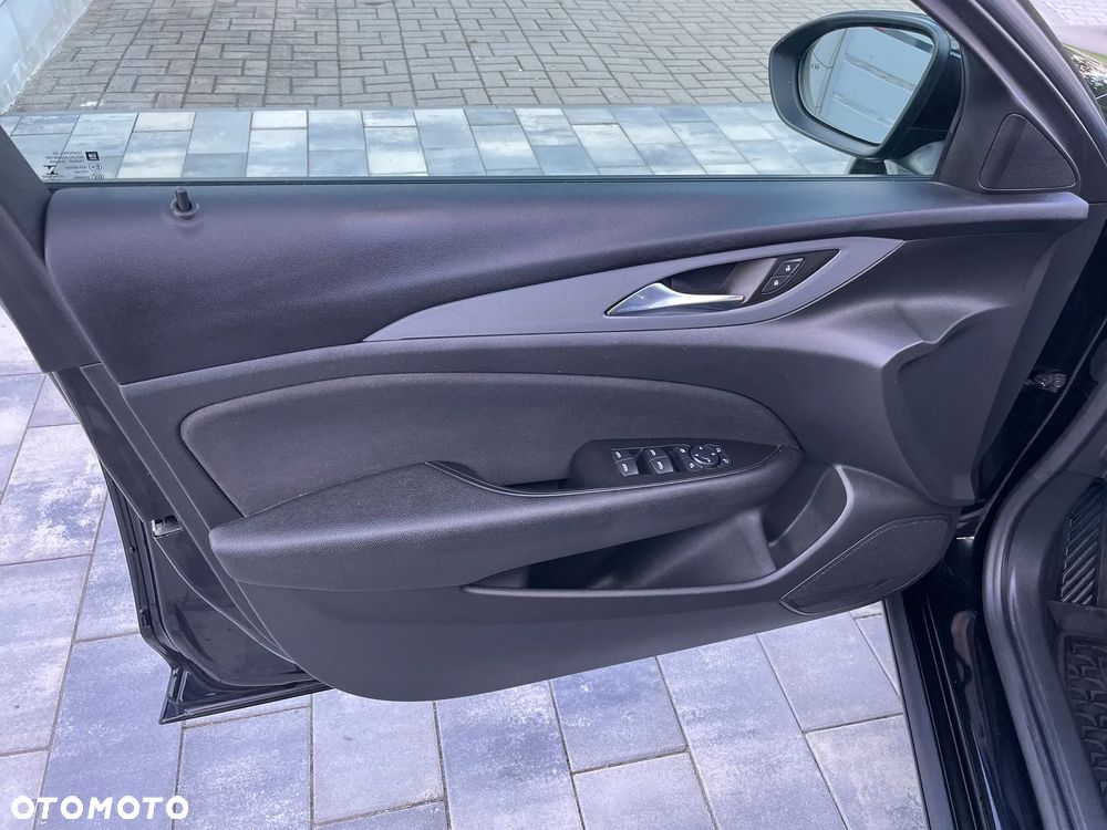 Opel Insignia - 11