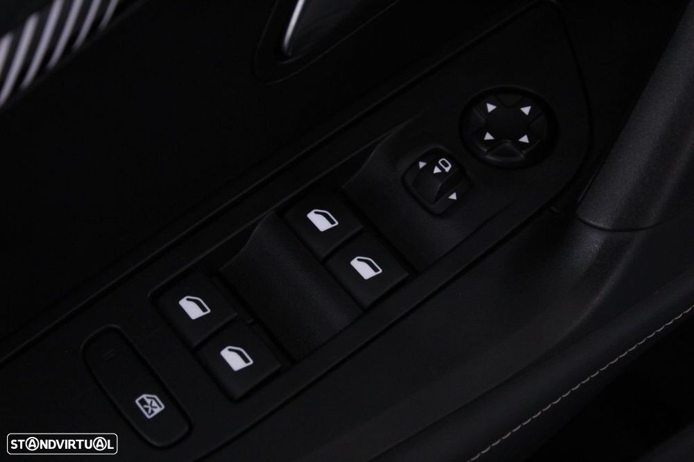 Peugeot 2008 1.2 PureTech Allure EAT8 - 20