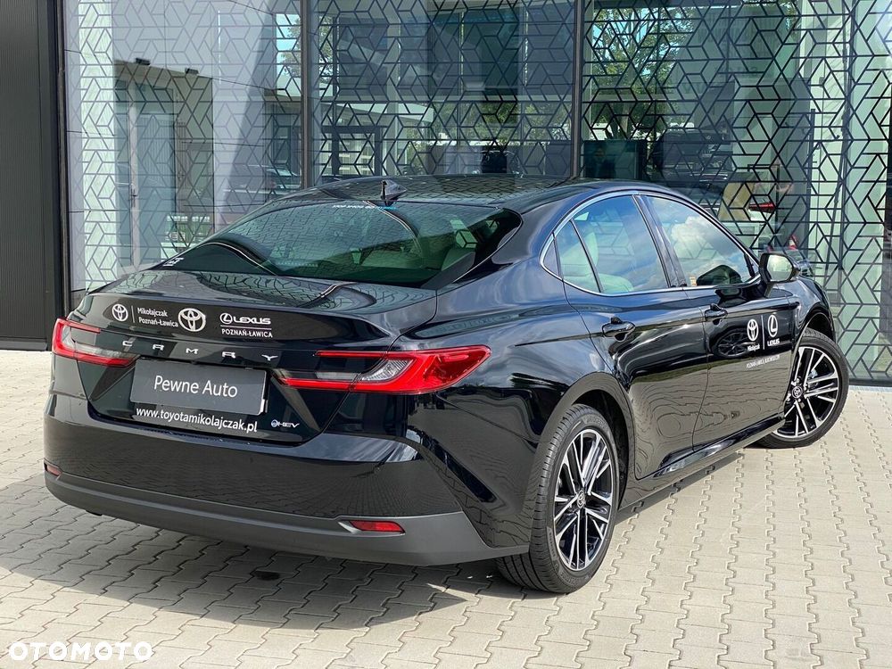 Toyota Camry - 12
