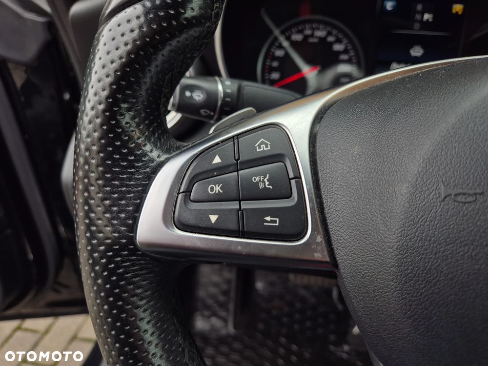 Mercedes-Benz Klasa C 300 7G-TRONIC - 12