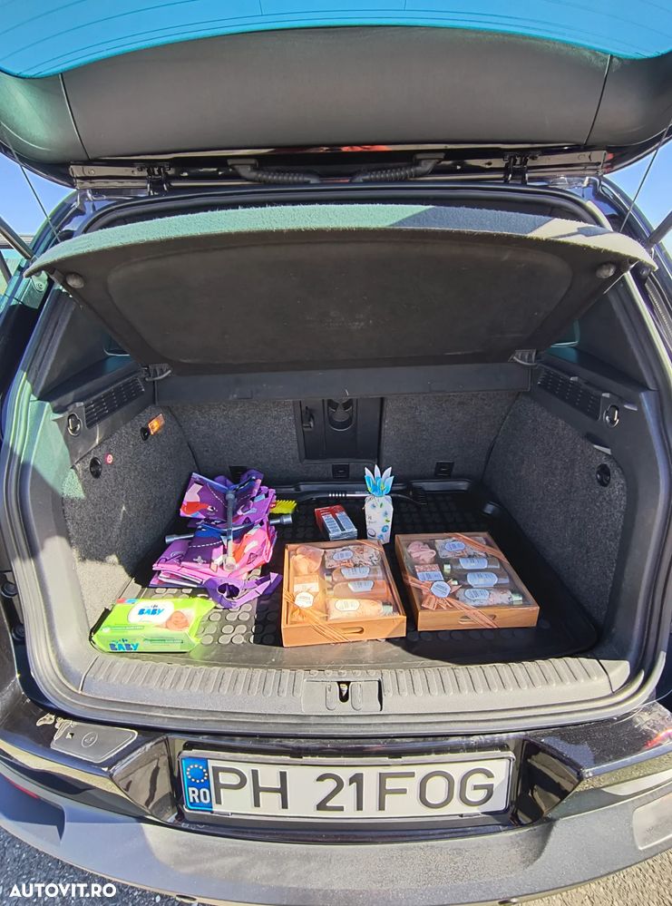 Volkswagen Tiguan - 11