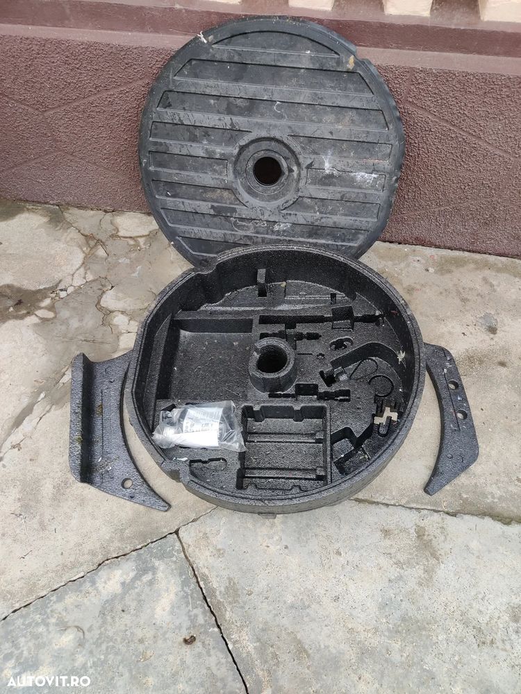 Suport pentru kit reparatie roata si  carlig Seat Exeo Audi A4 B6 B7 8E9012109F