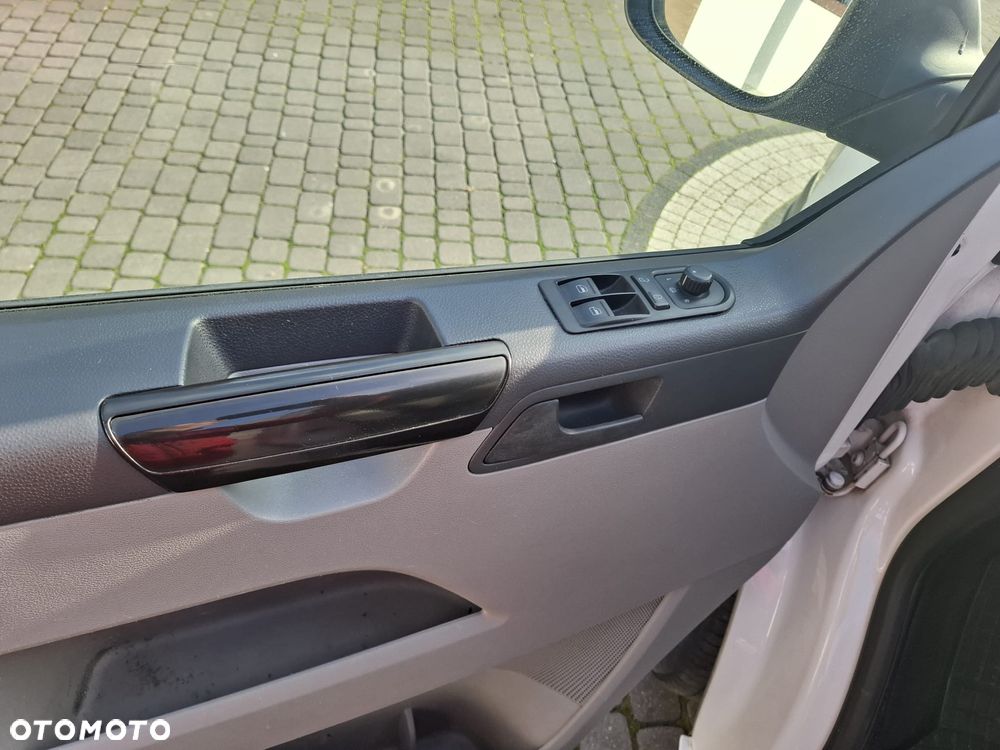 Volkswagen Transport T5 - 24