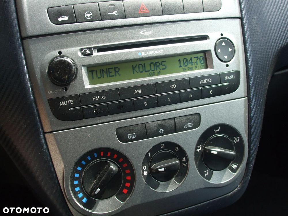 Fiat Grande Punto Actual 1.4 8V Estiva Blue&Me - 31