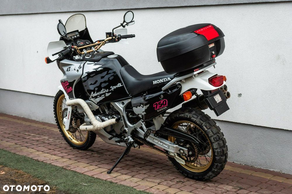 Honda XRV - 4