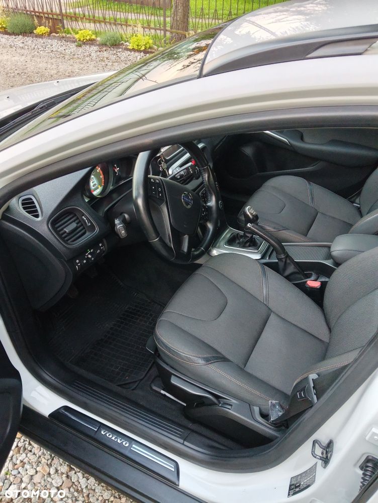 Volvo V40 Cross Country - 4