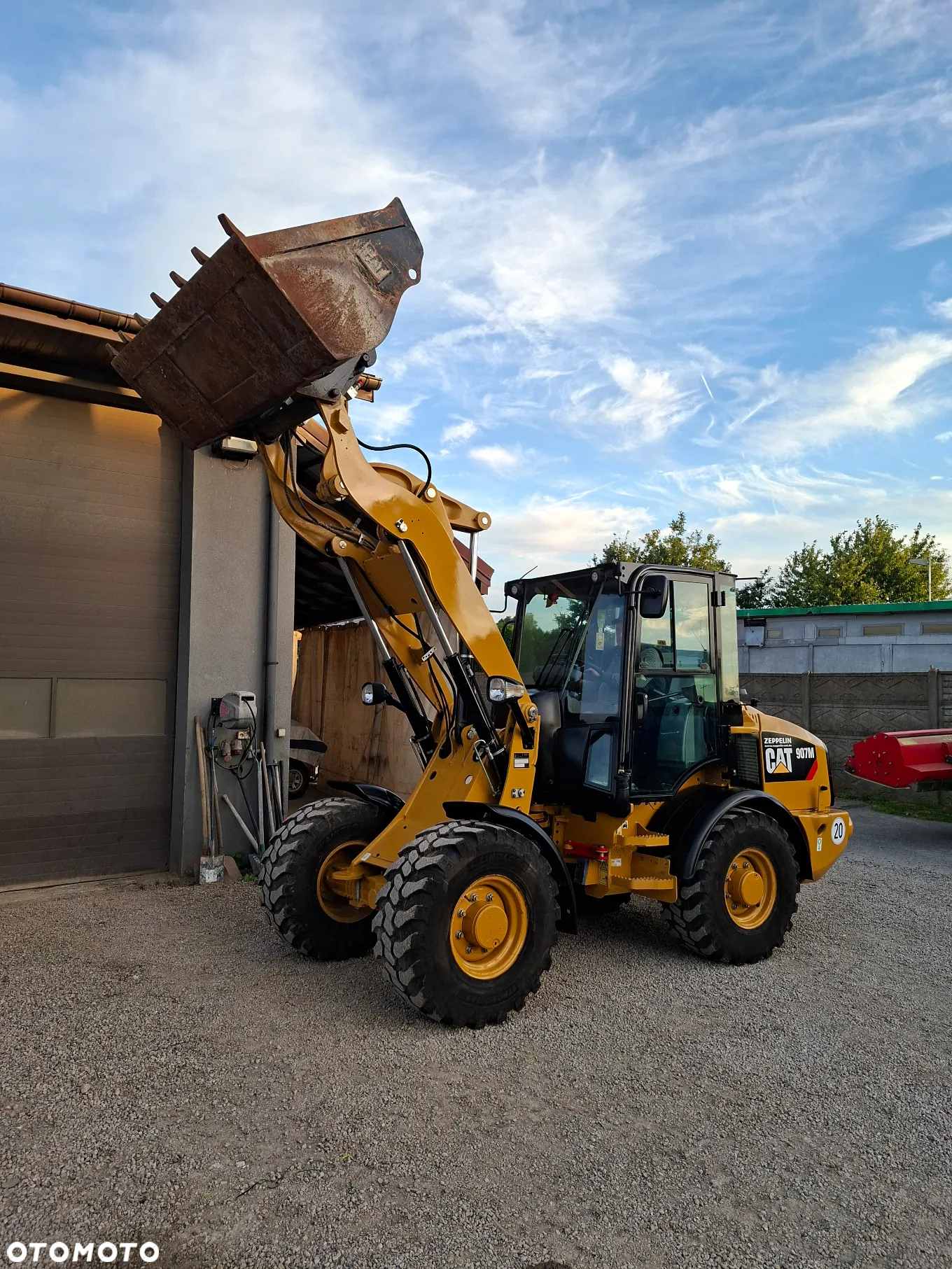 Caterpillar CAT 907 M - 13