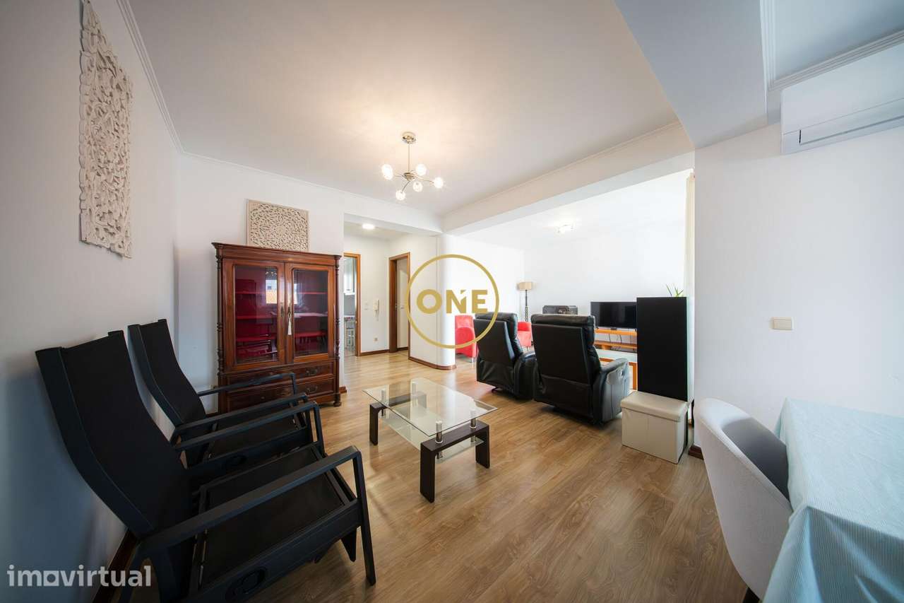 Apartamento T4 com áreas amplas, elevador e garagem - Grande imagem: 5/23