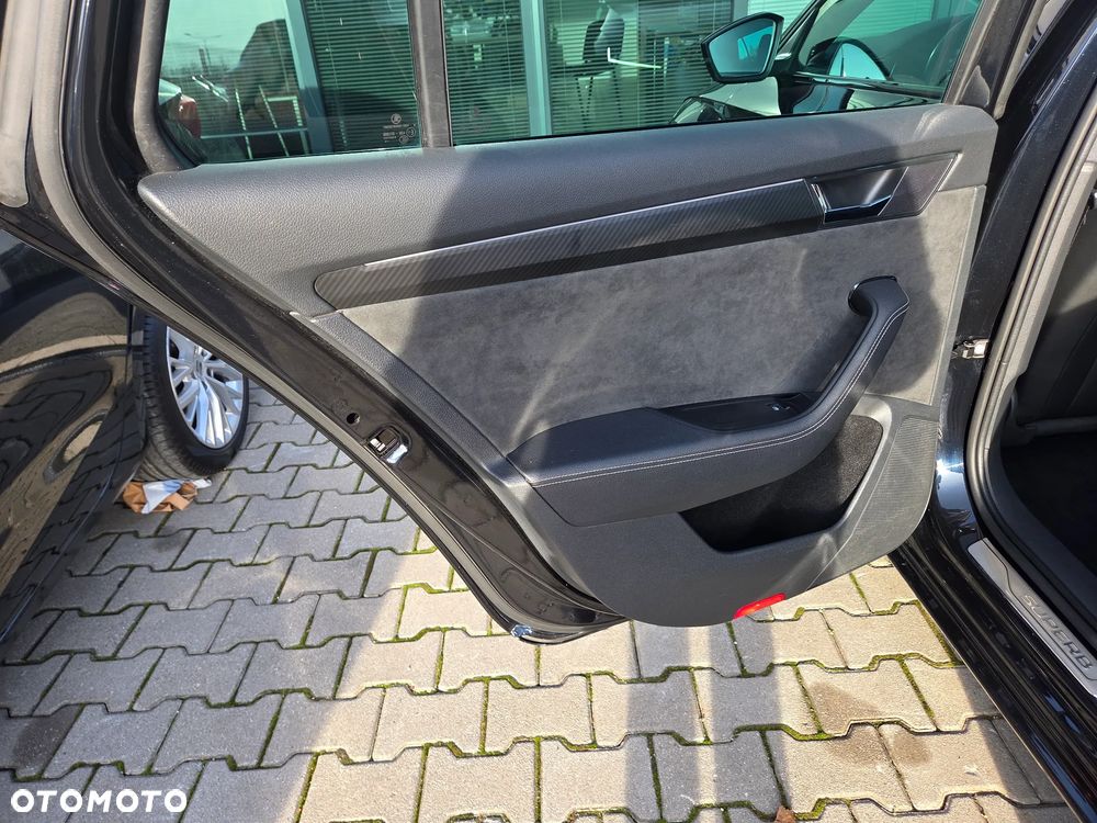 Skoda Superb 2.0 TDI SCR 4x4 Sportline DSG - 35