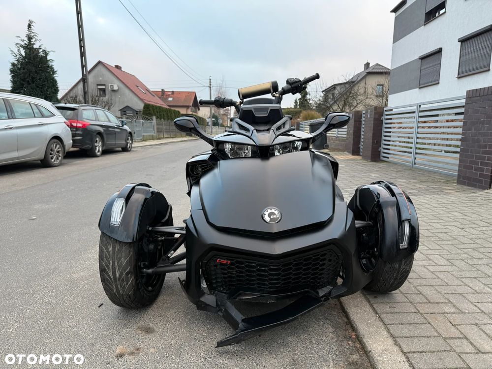 Can-Am Spyder - 32