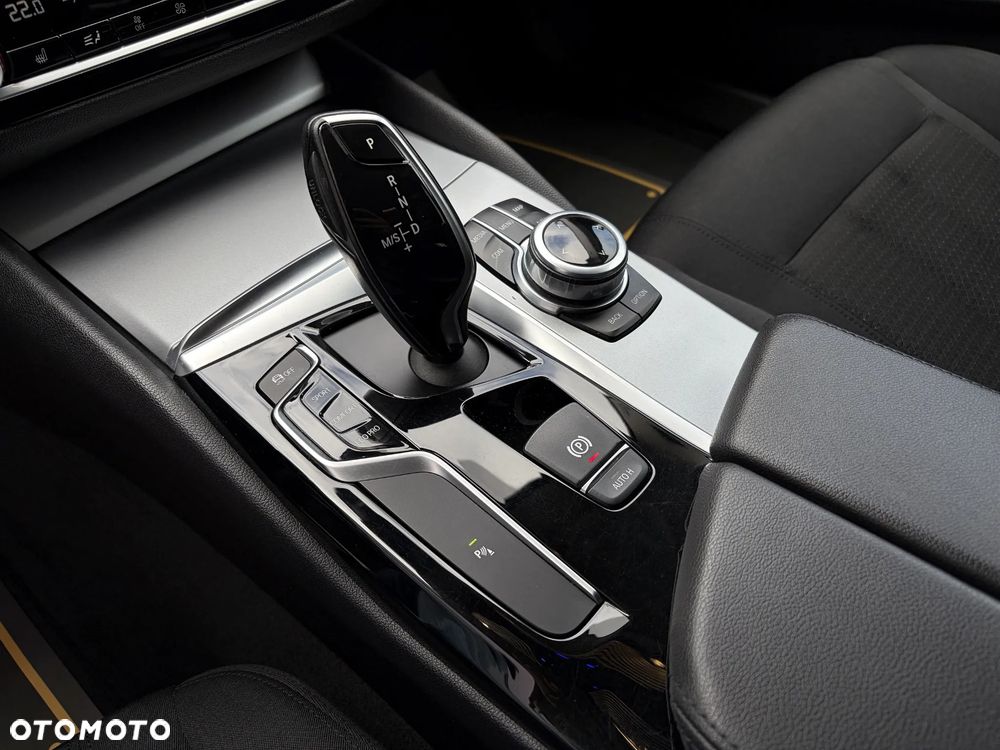 BMW Seria 5 520d - 34