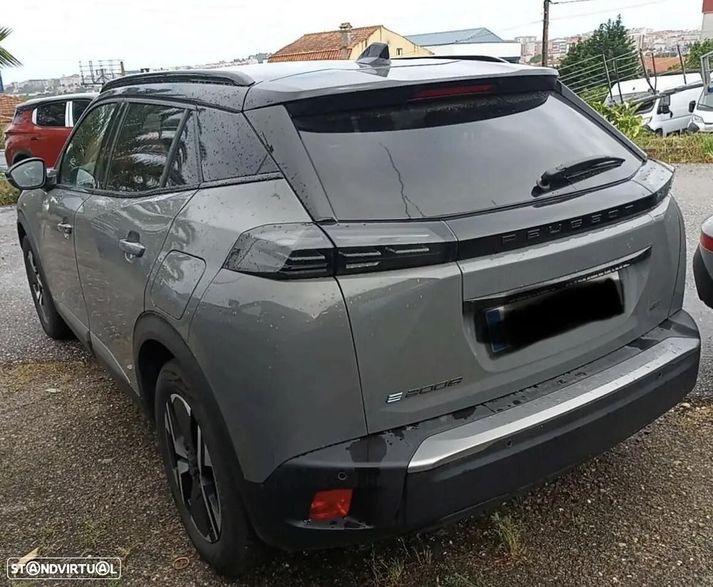Peugeot e-2008 50 kWh GT - 7