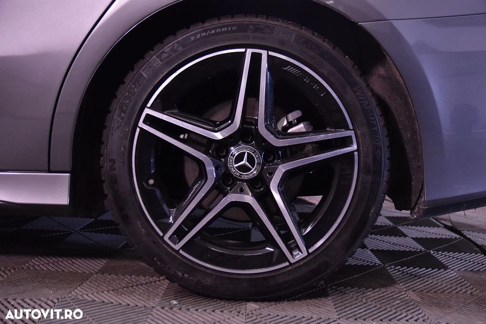 Mercedes-Benz A 200 Sedan 7G-DCT AMG Line - 15