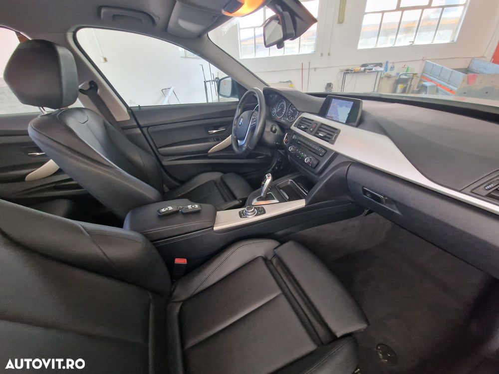 BMW Seria 3 320d Aut. Sport Line - 12
