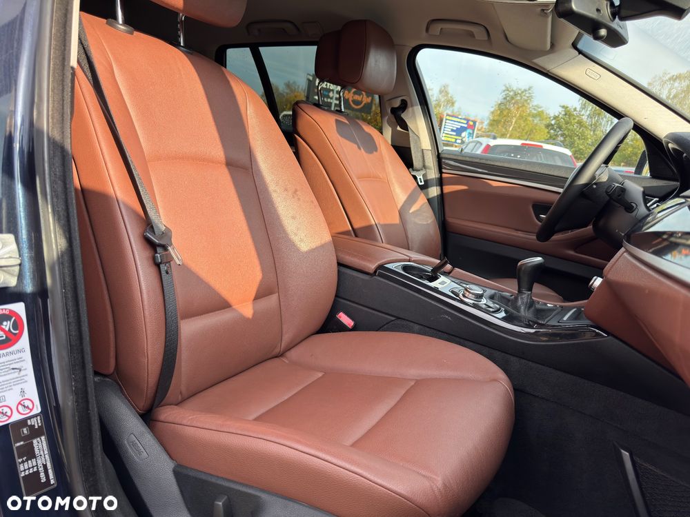 BMW Seria 5 520d Blue Performance - 28