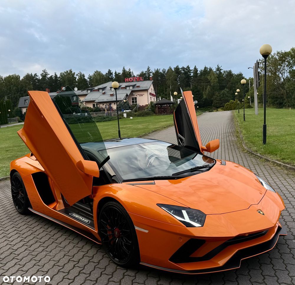 Lamborghini Aventador S - 4