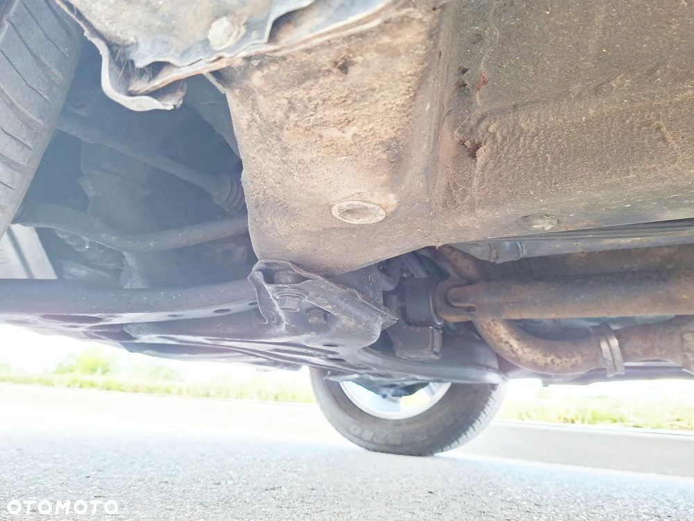 Toyota RAV4 D-4D 4x4 - 21