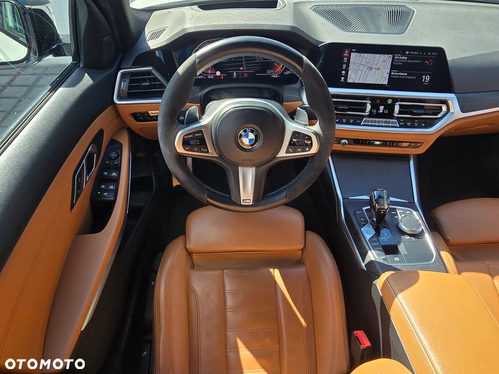 BMW Seria 3 320d xDrive M Sport - 12