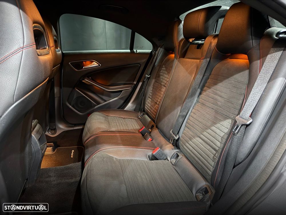 Mercedes-Benz CLA 180 d AMG Line - 29