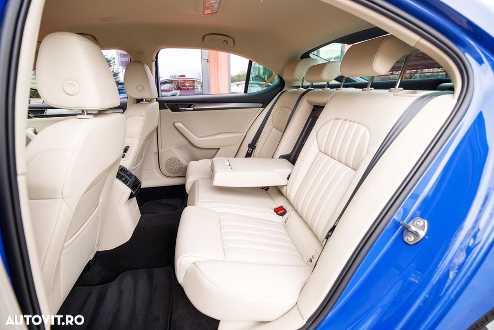 Skoda Superb 2.0 TDI DSG Sportline - 19