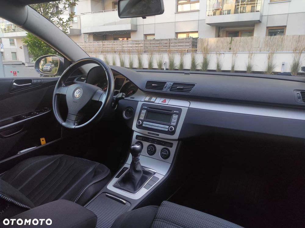 Volkswagen Passat 2.0 TDI Comfortline - 21