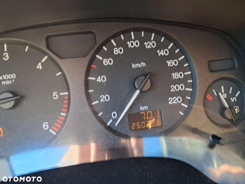 Opel Astra II 1.7 DTI - 12