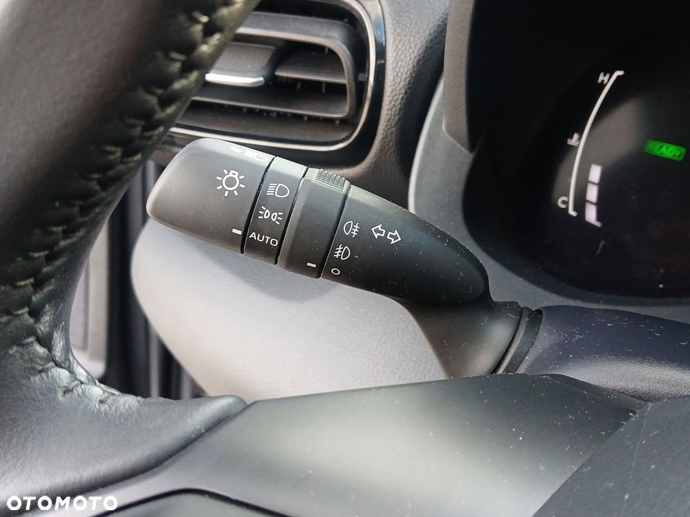 Toyota Yaris Cross Hybrid 1.5 Comfort - 27