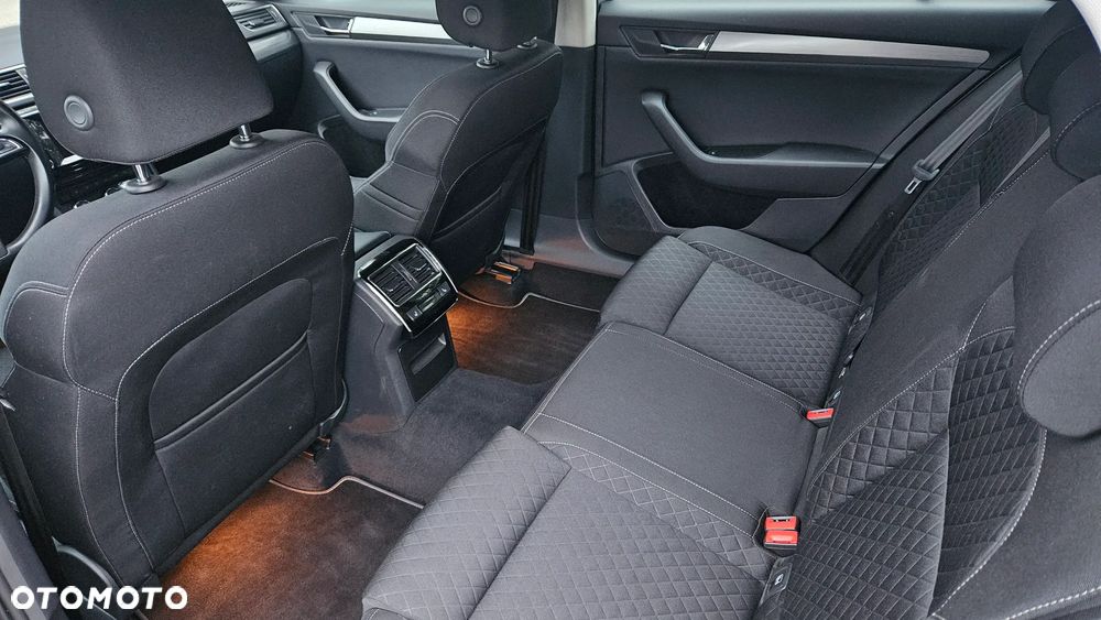 Skoda Superb 2.0 TDI DSG Ambition - 14