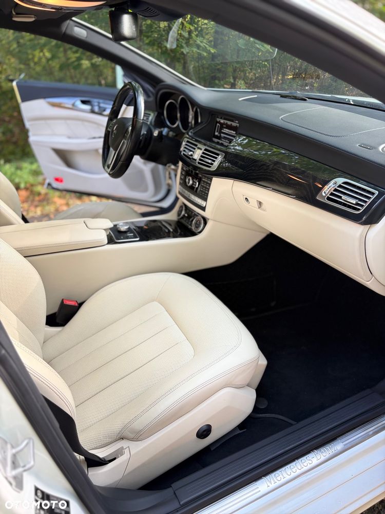 Mercedes-Benz CLS - 9