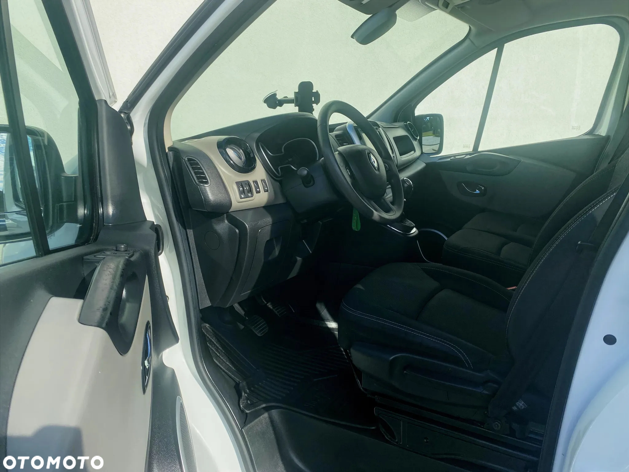 Renault Trafic - 12