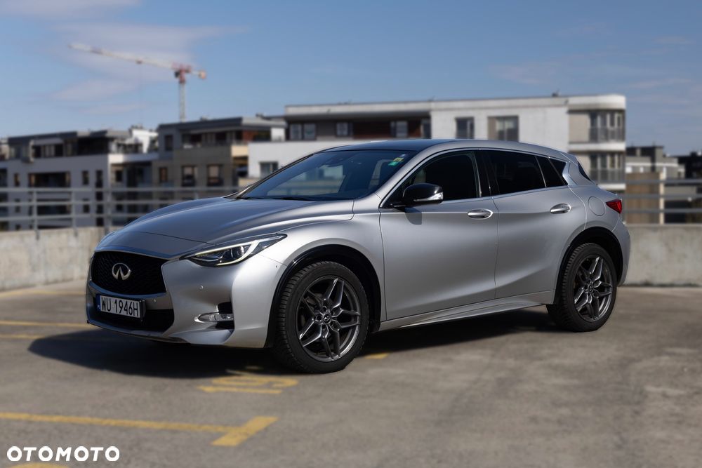 Infiniti Q30 - 3