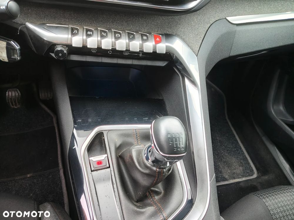 Peugeot 3008 - 12