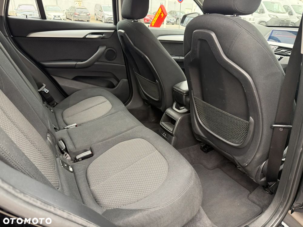 BMW X1 sDrive18i - 13