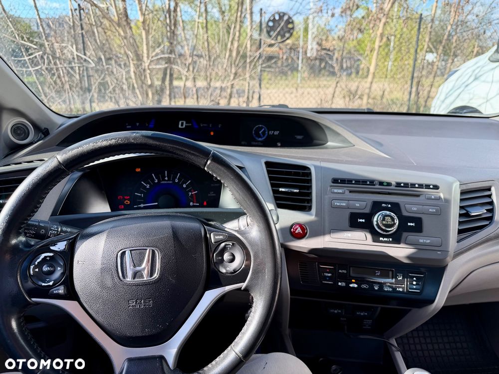 Honda Civic 1.8 Executive - 11