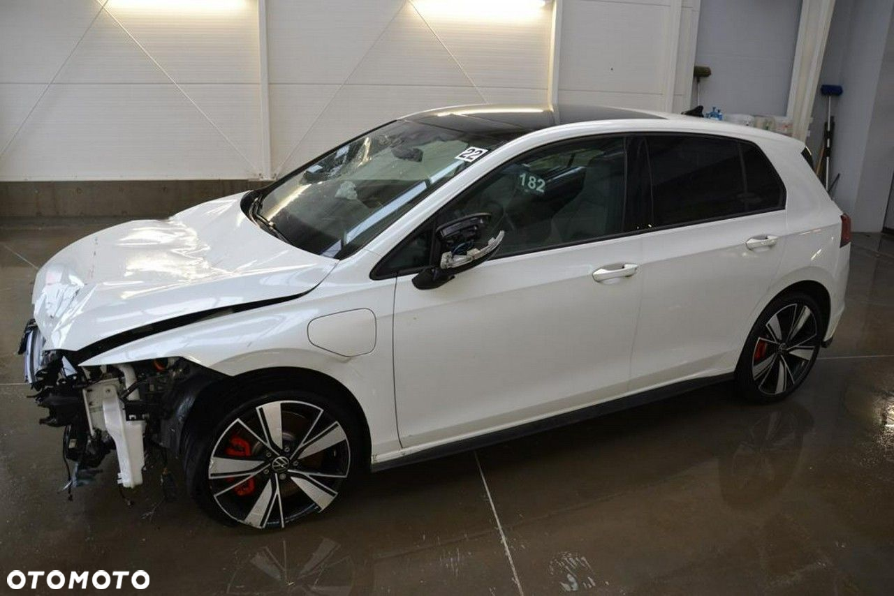 Volkswagen Golf - 5