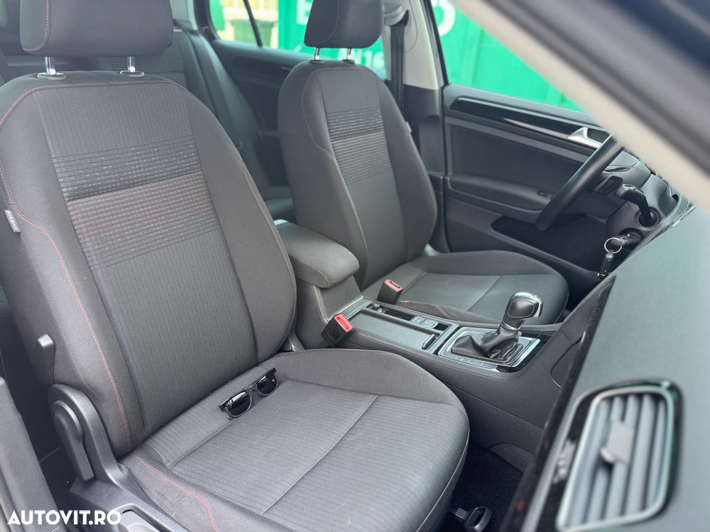 Volkswagen Golf - 9