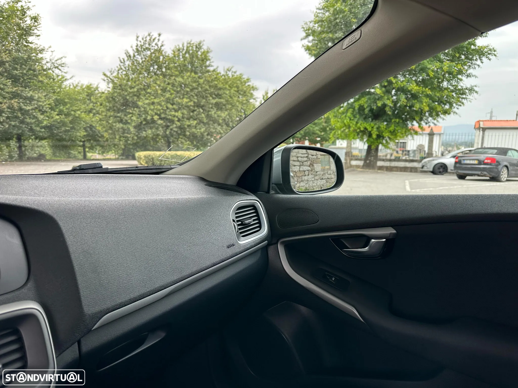 Volvo V40 2.0 D2 Momentum Eco - 16